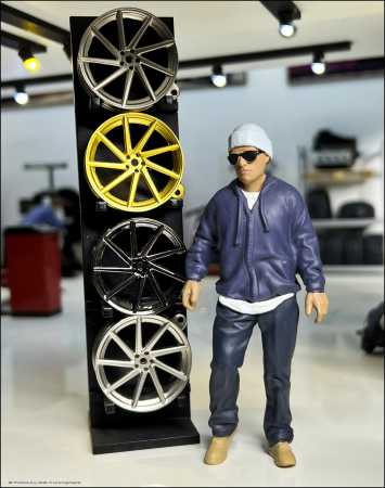 1:18 Mirco Figur